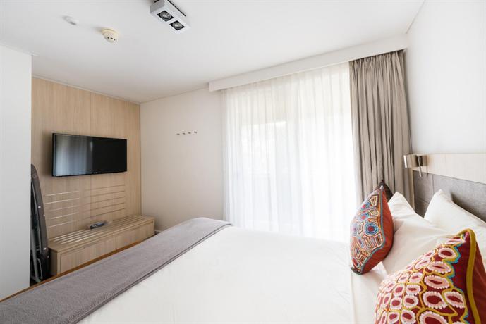 HI256582178